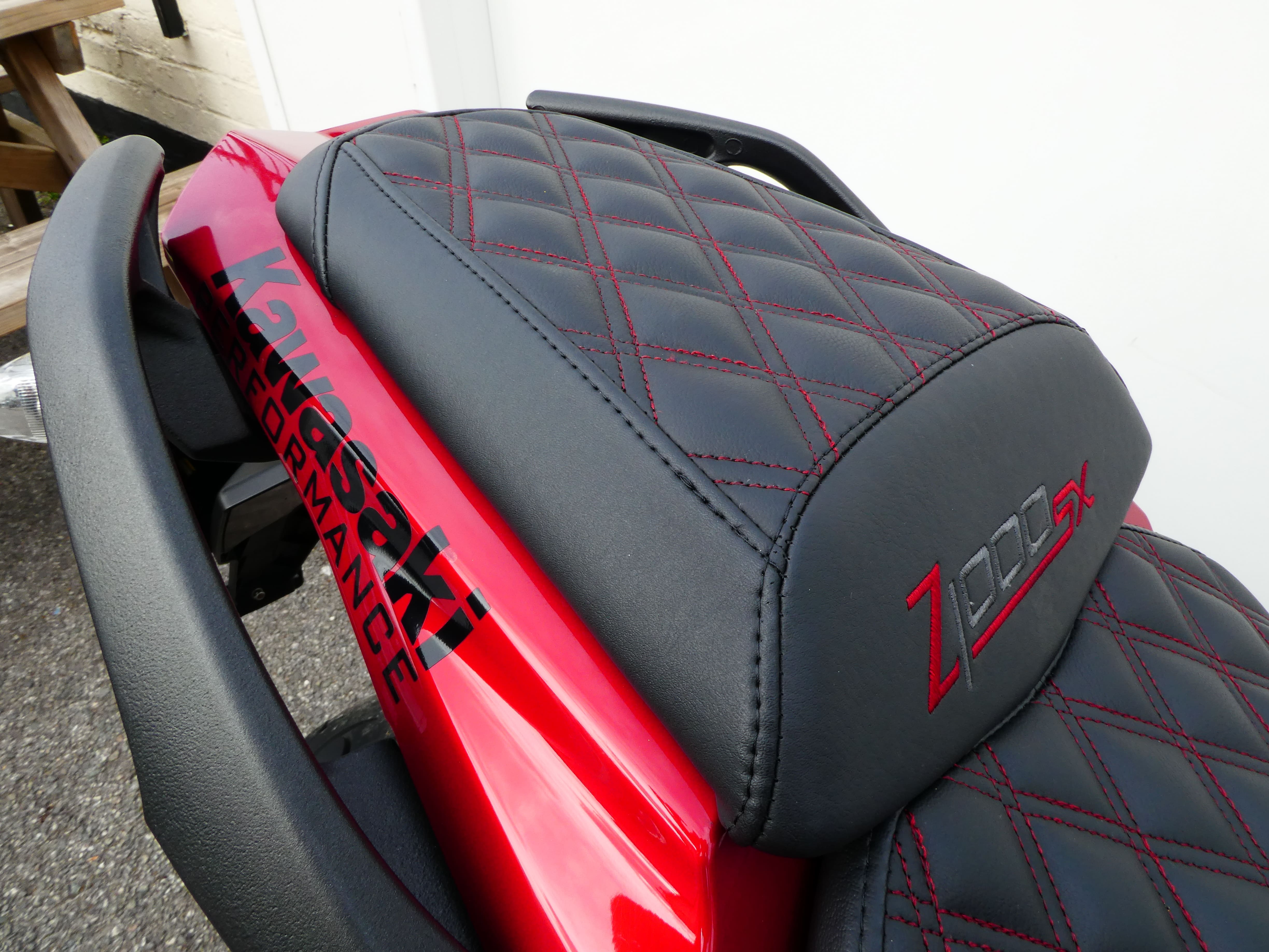 Kawasaki Z1000SX 2011-2019 Réservoir à Carburant Attache Kit Boulons