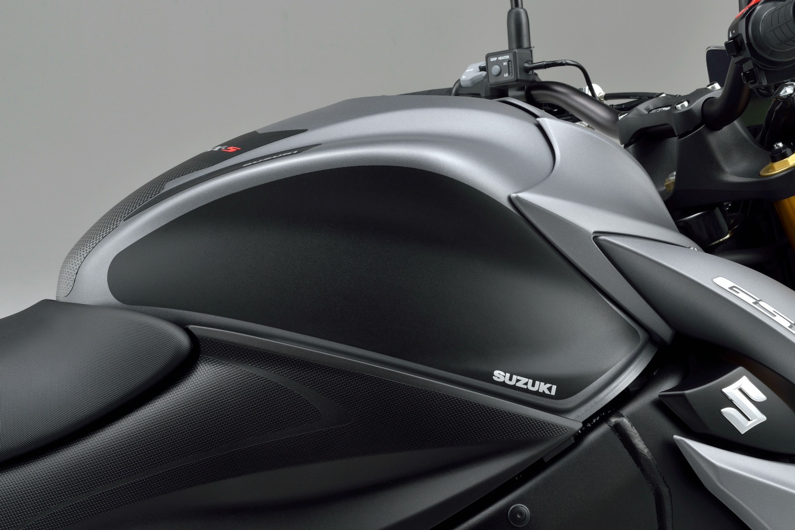 Suzuki Gsx S1000f Accessory Pack Suzuki Genuine Accessories