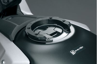 Suzuki GSX-8R Large Tank Bag - Ring Fixation | Free UK Delivery from Two Wheel Centre Mansfield Ltd
