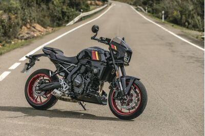 Suzuki GSX-8TT - Pearl Matt Shadow Green | New Suzuki Motorcycles | Two Wheel Centre Mansfield Ltd