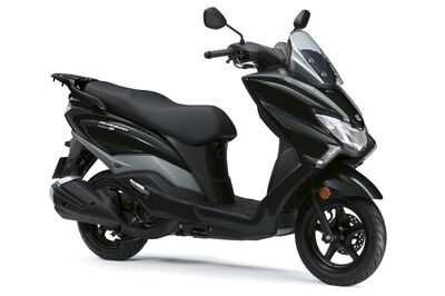 New Suzuki Burgman Street 125 EX - Glass Sparkle Black (YVB) | New Suzuki Scooters at Two Wheel Centre Mansfield Ltd, Notts, Midlands, UK