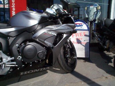 R&G Crash Protectors - Honda CBR1000RR Fireblade (2004-2007) | Free UK Delivery