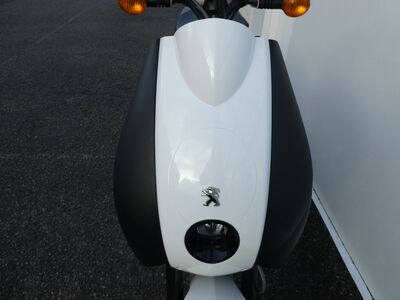 Peugeot E-Ludix Electric Scooter | Two Wheel Centre Mansfield Ltd