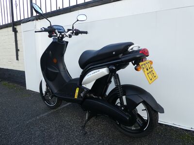 Peugeot E-Ludix Electric Scooter | Two Wheel Centre Mansfield Ltd