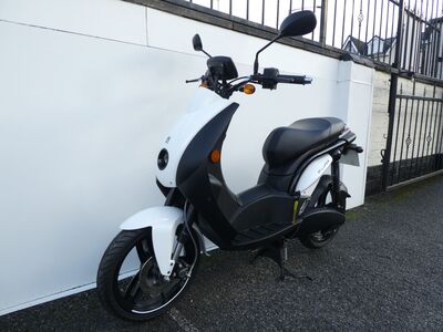 Peugeot E-Ludix Electric Scooter | Two Wheel Centre Mansfield Ltd