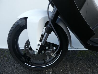 Peugeot E-Ludix Electric Scooter | Two Wheel Centre Mansfield Ltd