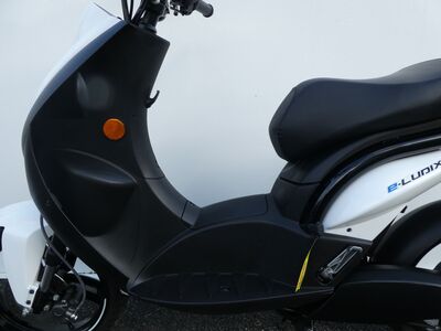 Peugeot E-Ludix Electric Scooter | Two Wheel Centre Mansfield Ltd