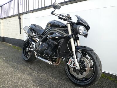Triumph Speed Triple 1050 S ABS | Two Wheel Centre Mansfield Ltd