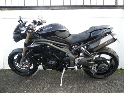 Triumph Speed Triple 1050 S ABS | Two Wheel Centre Mansfield Ltd