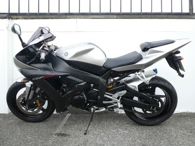Yamaha YZF-R1 | Two Wheel Centre Mansfield Ltd