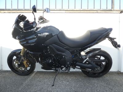 Triumph Tiger 1050 | Two Wheel Centre Mansfield Ltd