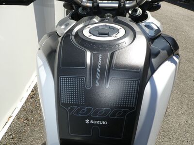 Suzuki DL1000 V-Strom XT ABS | Two Wheel Centre Mansfield Ltd