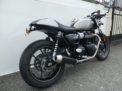 Triumph Bonneville Street Cup | Two Wheel Centre Mansfield Ltd