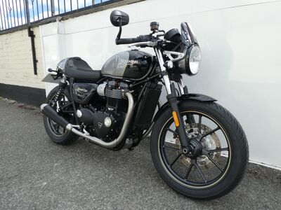 Triumph Bonneville Street Cup | Two Wheel Centre Mansfield Ltd
