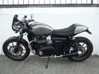Triumph Bonneville Street Cup | Two Wheel Centre Mansfield Ltd