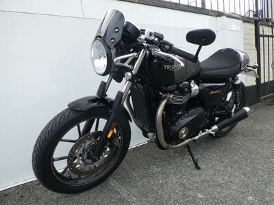 Triumph Bonneville Street Cup | Two Wheel Centre Mansfield Ltd