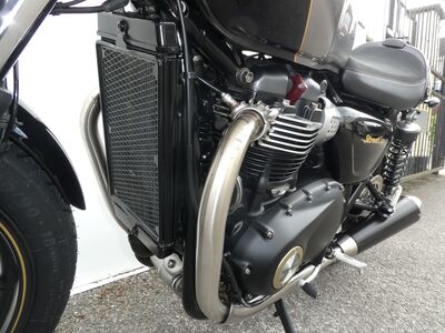 Triumph Bonneville Street Cup | Two Wheel Centre Mansfield Ltd