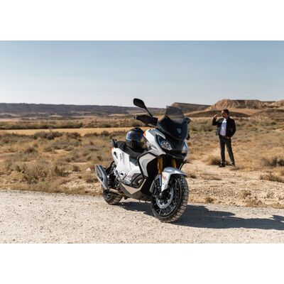 Peugeot XP400 GT - Sharp White | Peugeot Scooters Dealer | Two Wheel Centre Mansfield Ltd